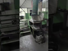 met een laag van een stalen bal